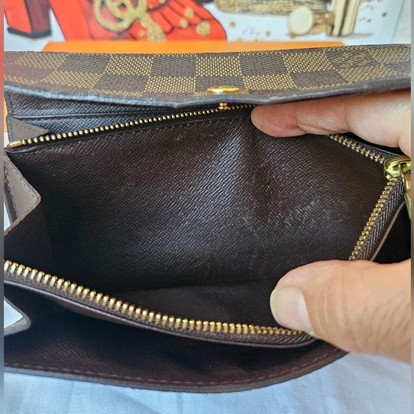 Louis Vuitton Sarah Damier Wallet VGUC - Picture 12 of 14